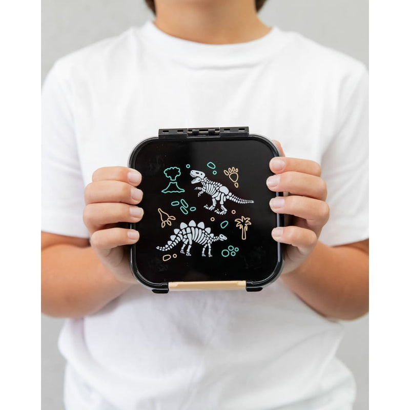 files/dinosaur-land-leakproof-bento-style-kids-snack-box-2-compartment-montii-yum-store-young-boy-black-906.jpg