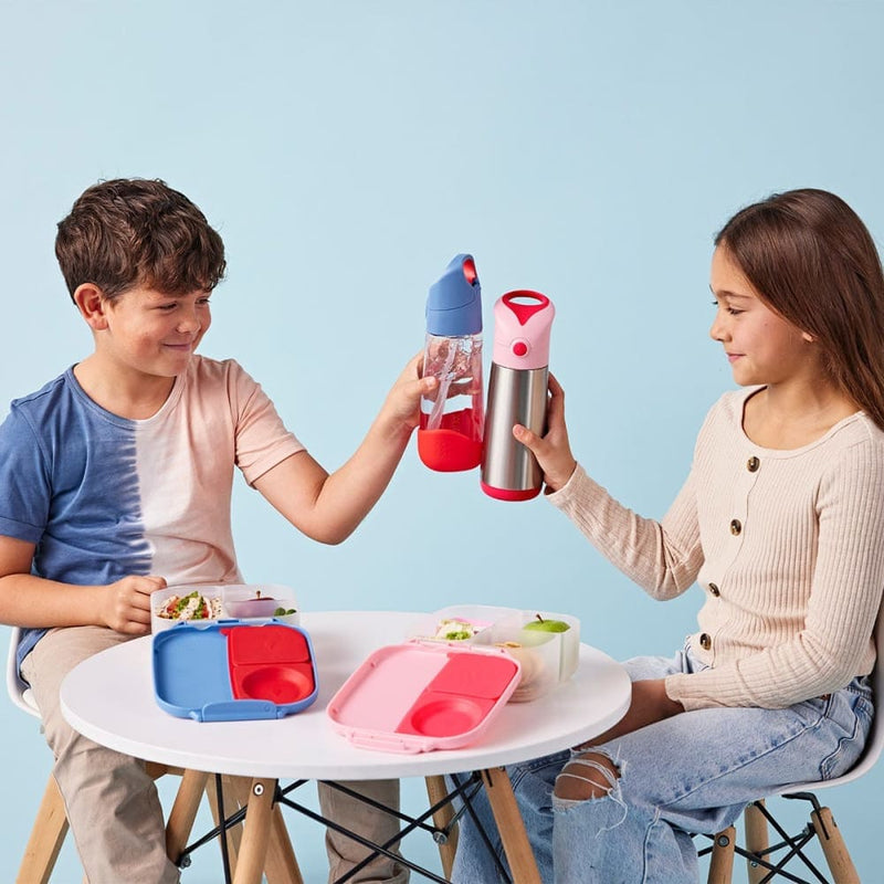 files/large-kids-tritan-plastic-water-bottle-by-bbox-600ml-blue-blaze-yum-store-table-food-interaction-264.jpg