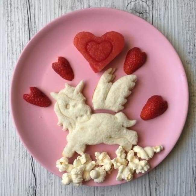 products/lunch-punch-sandwich-cutters-unicorns-cutter-yum-kids-store-dessert-heart-recipe-866.jpg